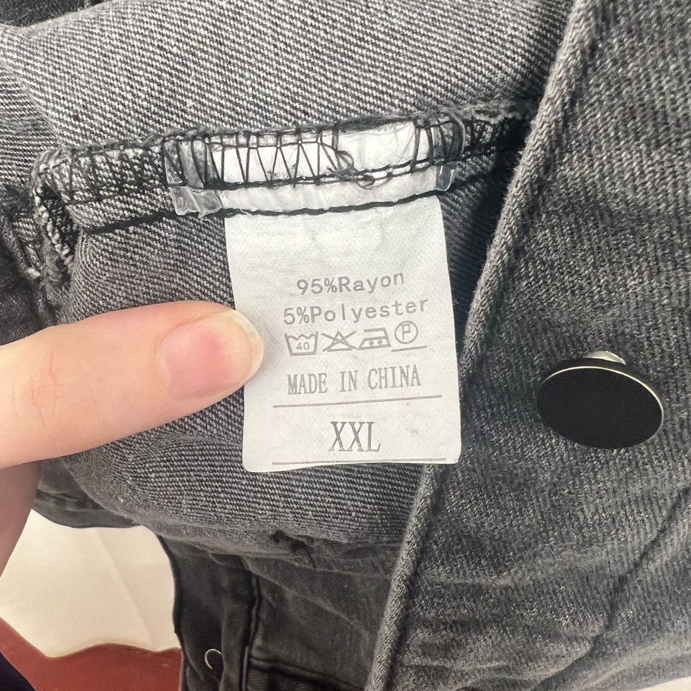 Gray Denim Vest with patchwork - Picture 2 of 3